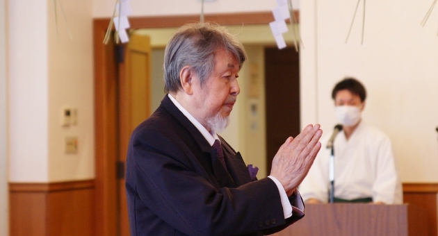 第一回「戦う僕ら小国民」顕彰鎮魂の会　令和四年度にて玉串奉奠を行なう主催代表 竹本忠雄氏