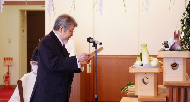 第一回「戦う僕ら小国民」顕彰鎮魂の会　令和四年度 祭文奏上する竹本忠雄氏